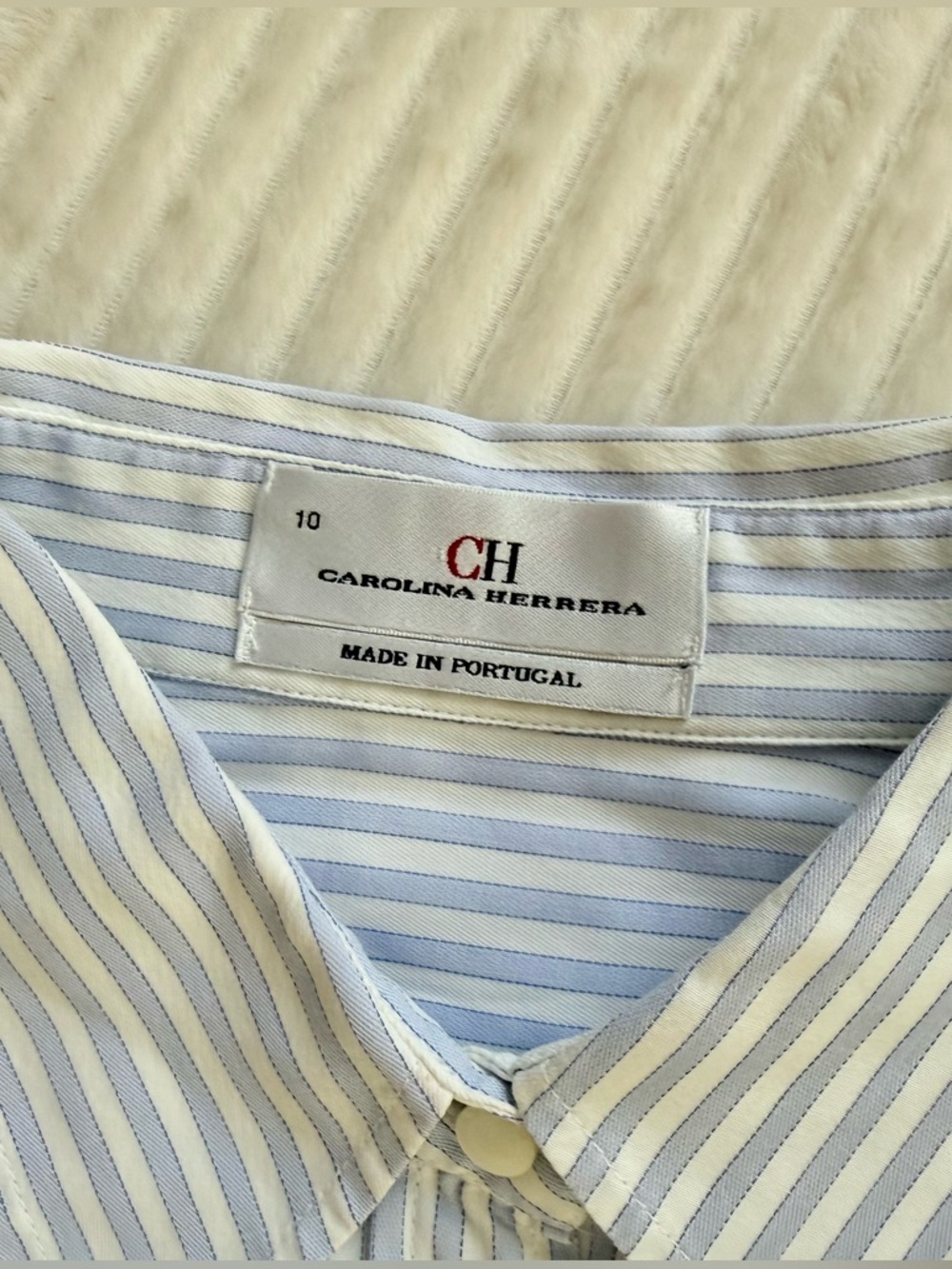 Like New Carolina Herrera Tailored Blue & White Striped Button-Down Shirt - Picture 3 of 10